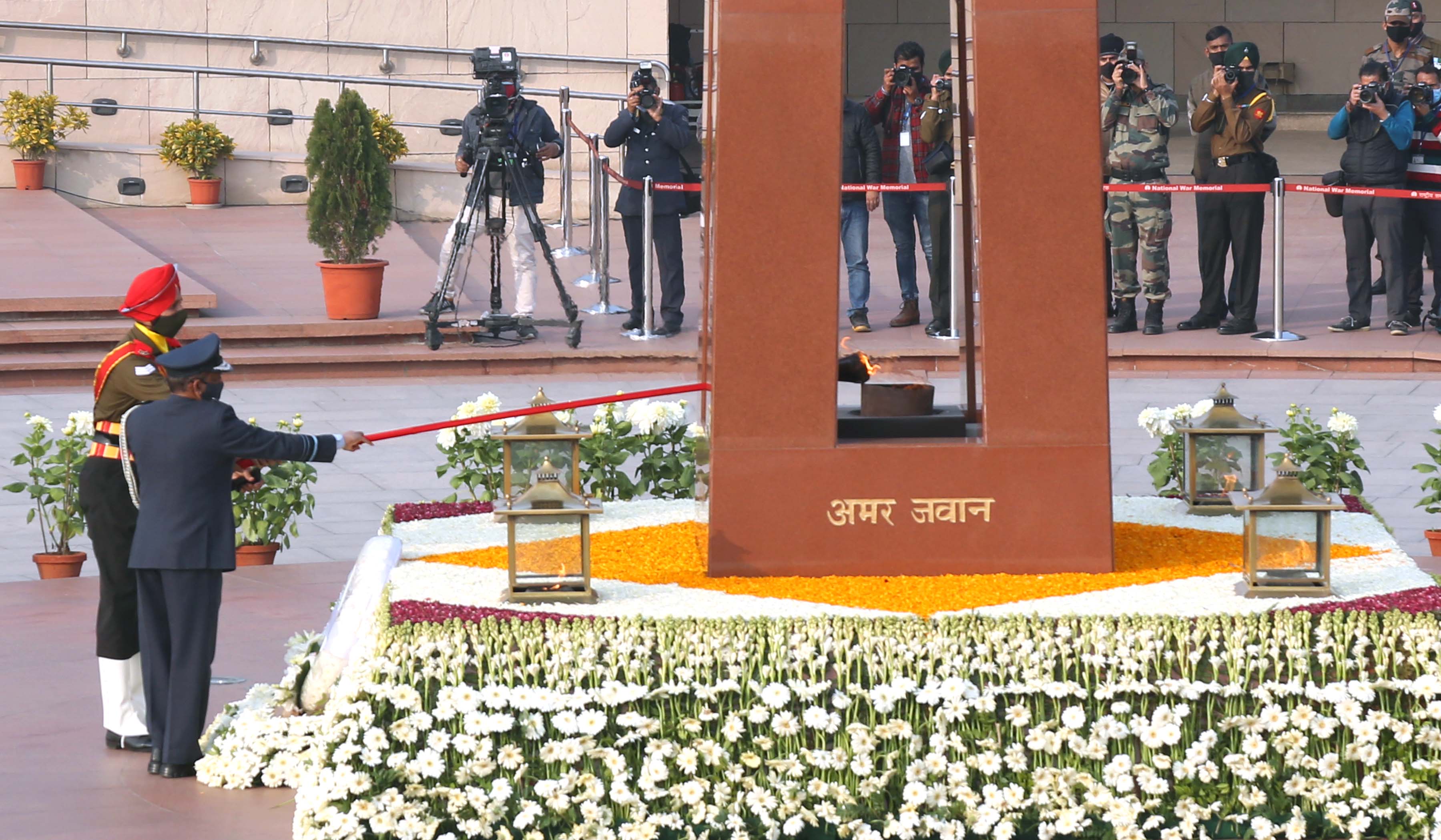 Amar Jawan Jyoti merged with National War Memorial Flame