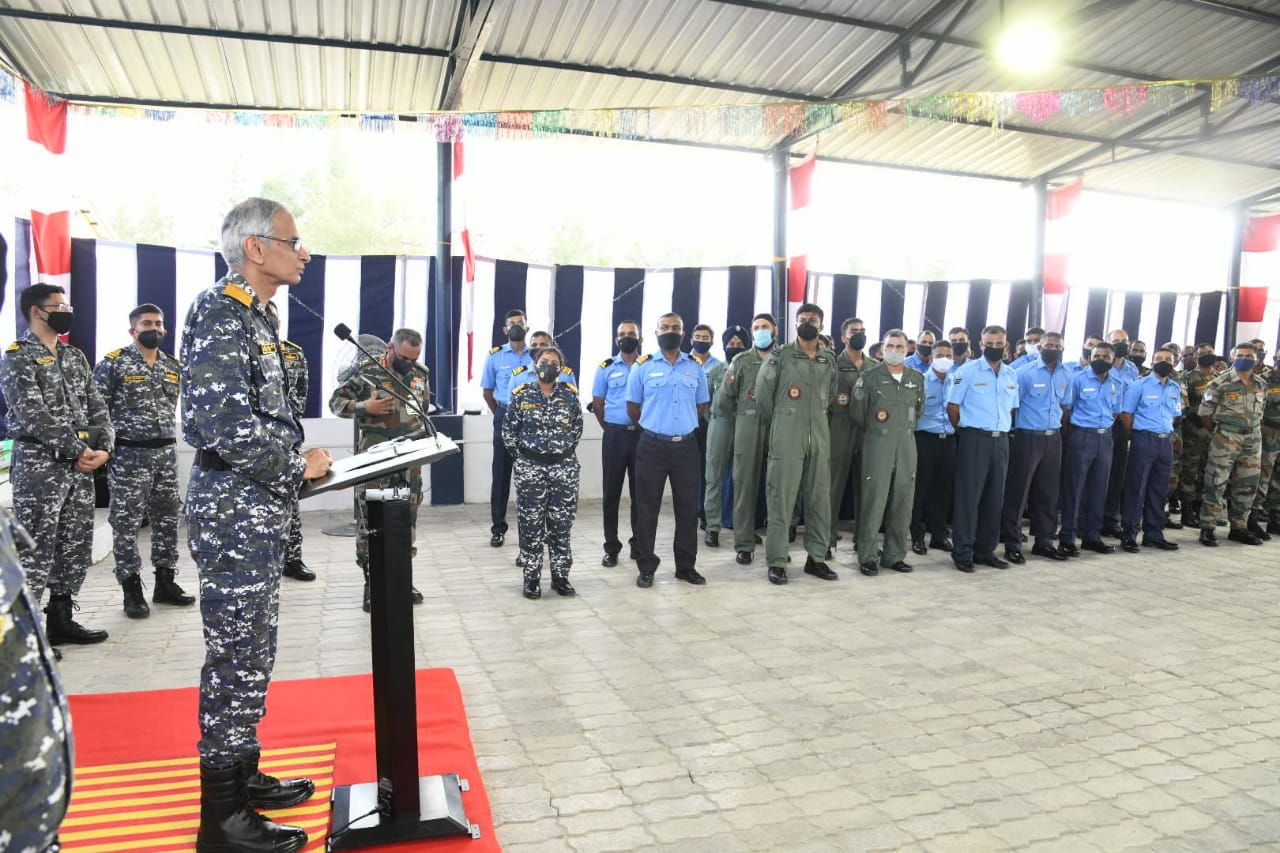 CNS visits INS Baaz, CINCAN