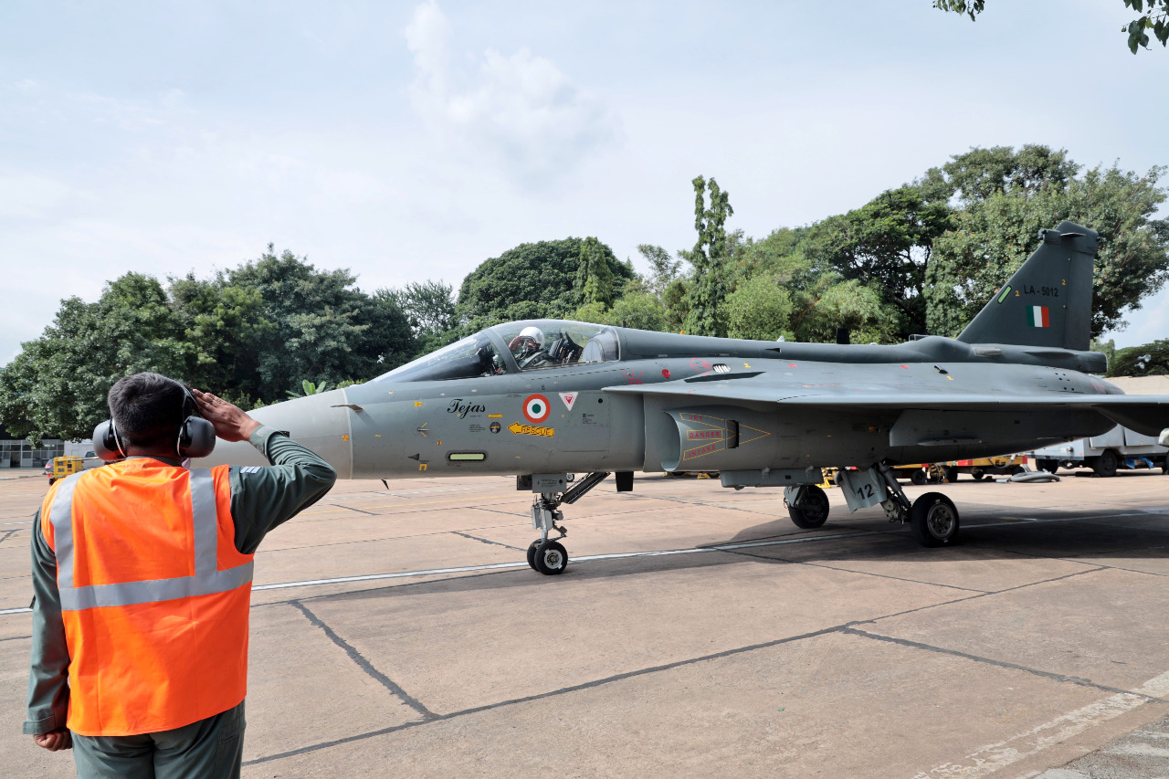 Deputy Air Chief Reviews Fighter Development Programmes