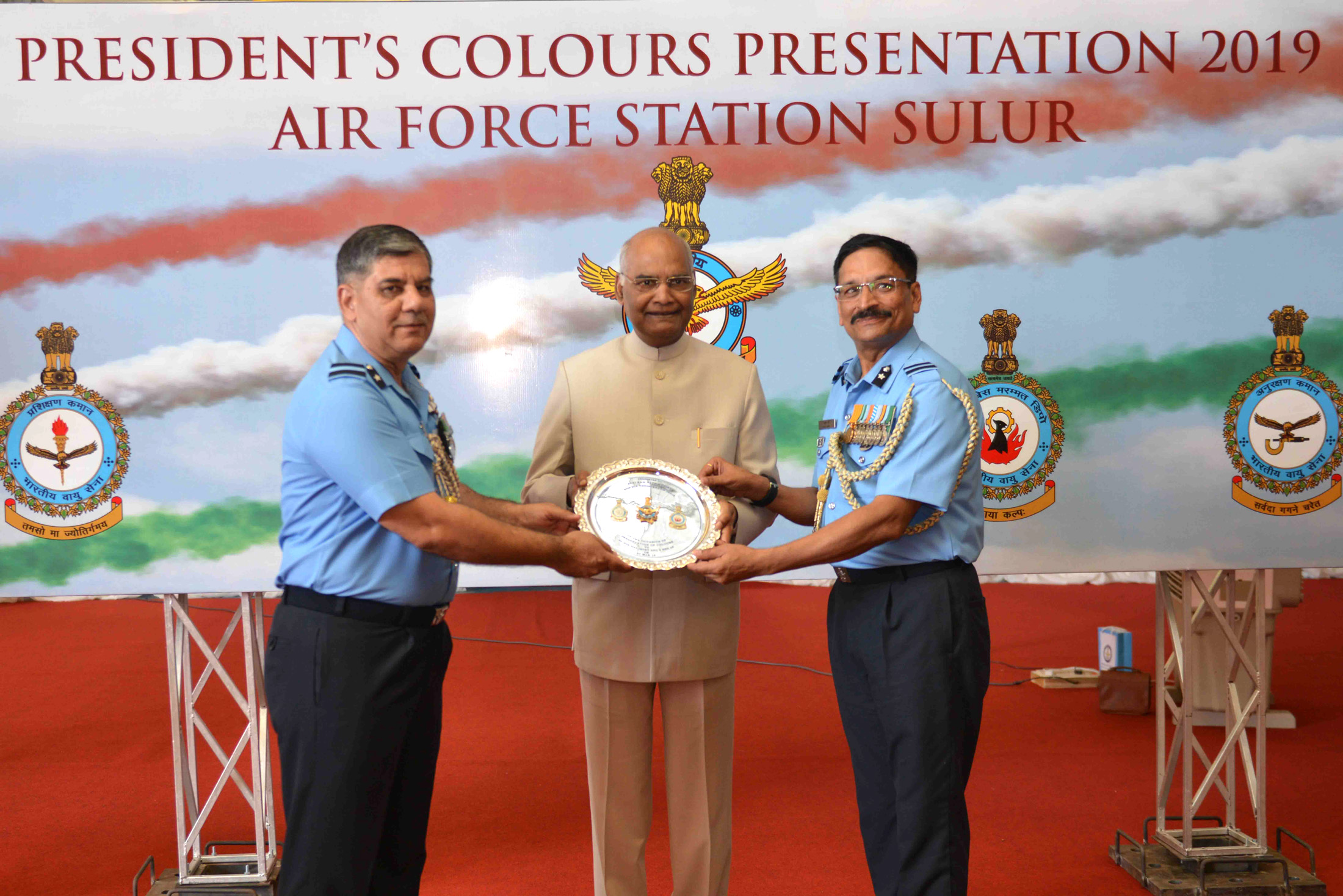 President  Presents Colours to AF Station, Hakimpet and 5 BRD