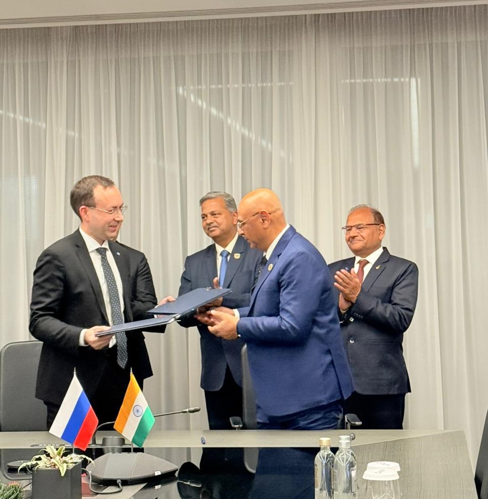 HAL and UAC Sign MoU in Moscow for Production of SJ-100