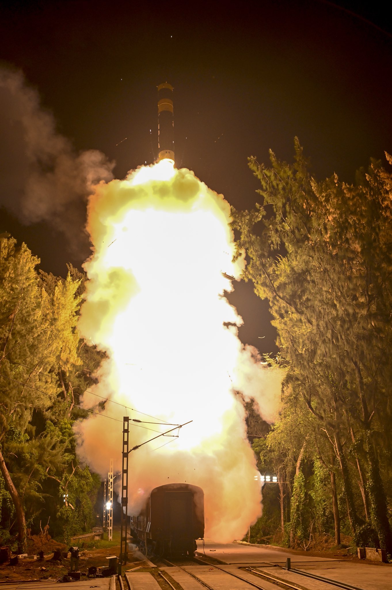 India Tests Rail Mobile Agni-Prime
