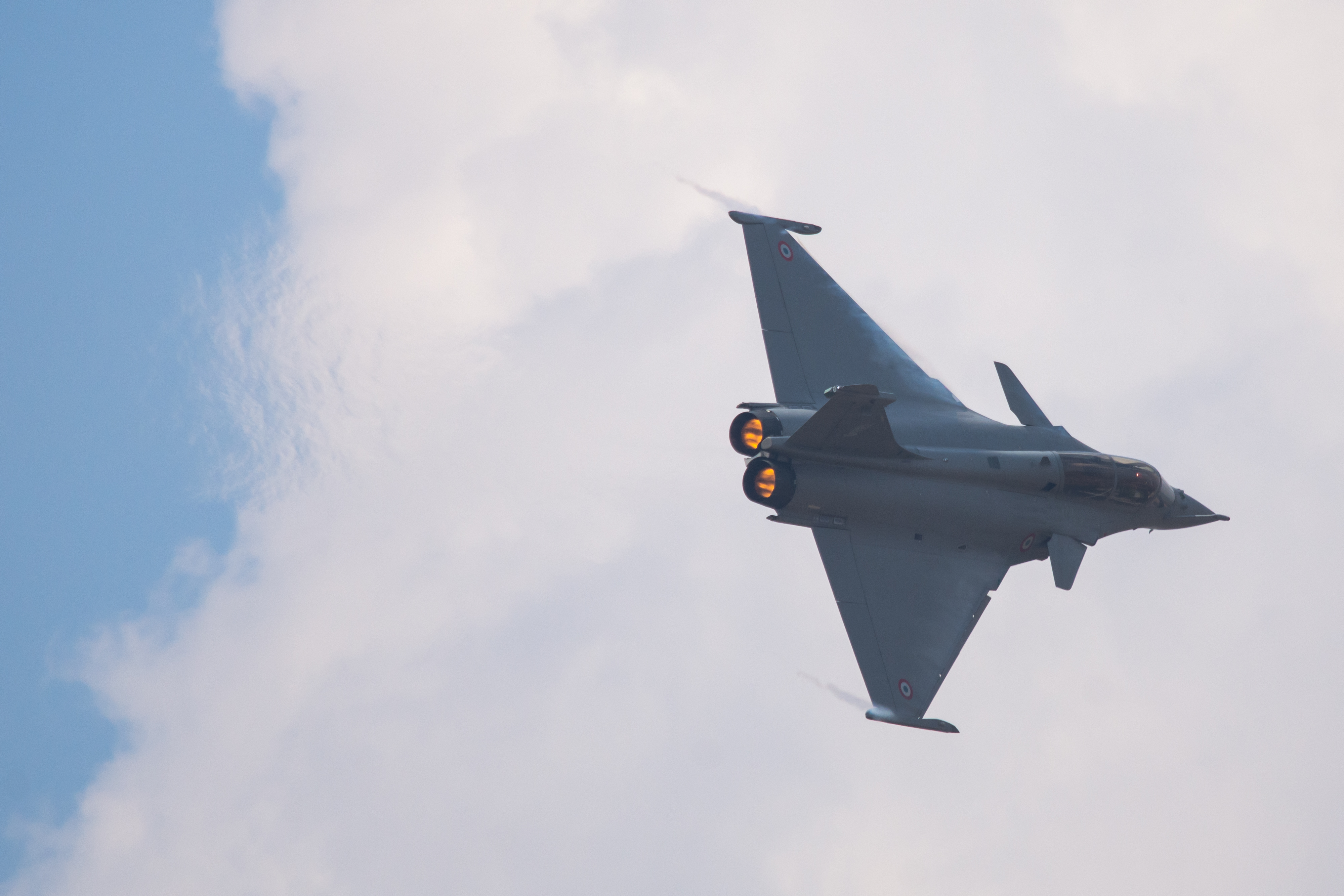 MoD clears Rafale, Psuedo Satellite Proposal